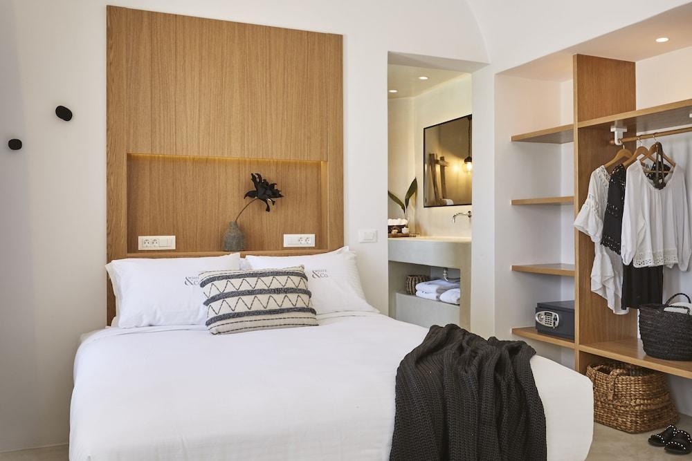 White & Co. La Torre Suites Pýrgos Eksteriør billede