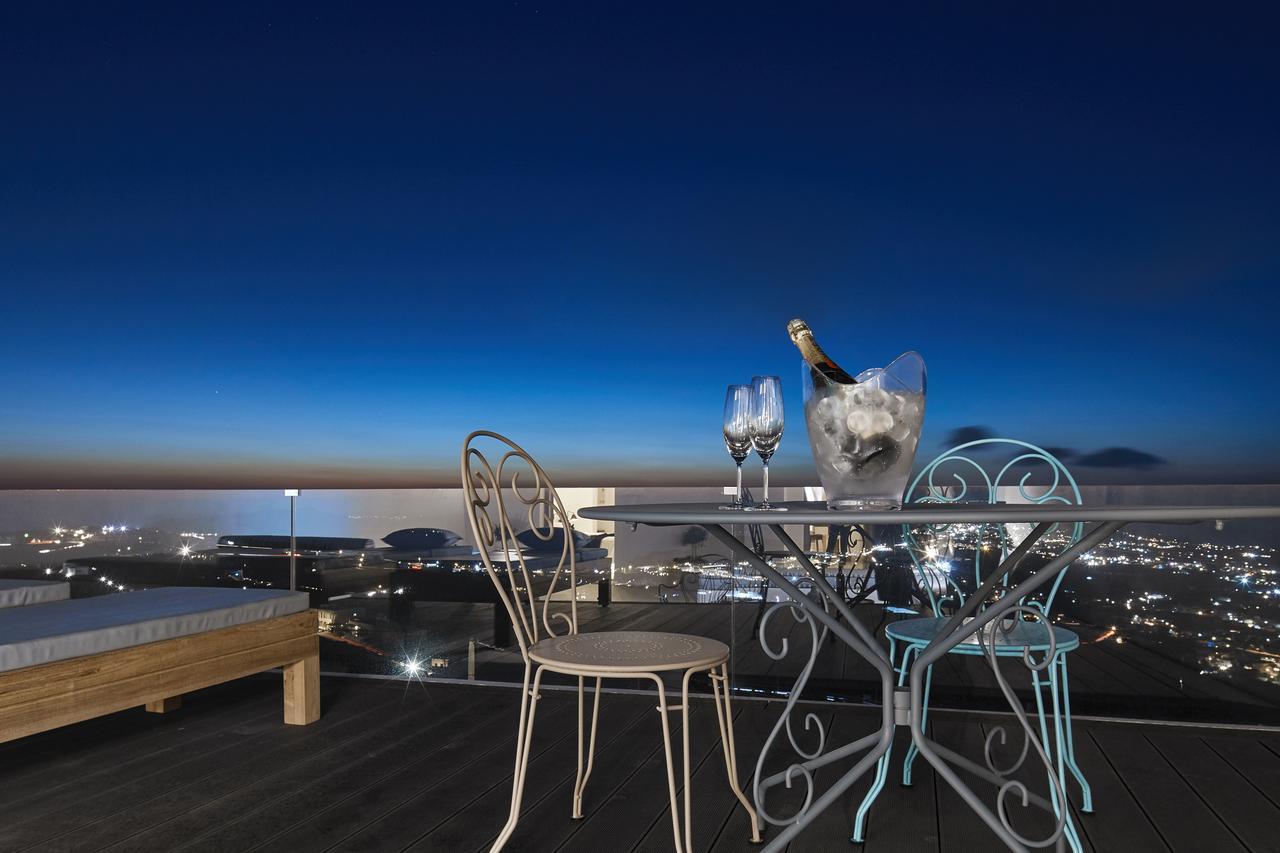 White & Co. La Torre Suites Pýrgos Eksteriør billede